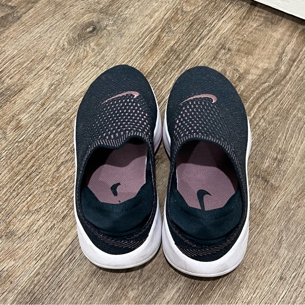 Nike Reina EasyOn Premium Sneakers FN0345-401 "Armory Navy" Women's Size 9 - Picture 2 of 6